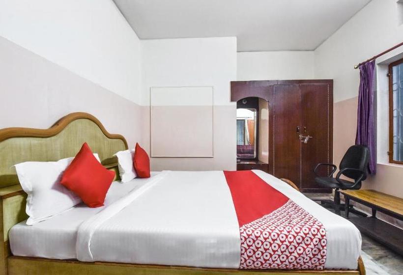 Отель Oyo 69809  Amber