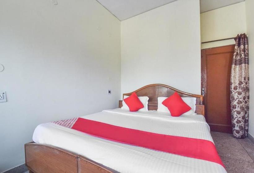 Отель Oyo 69809  Amber