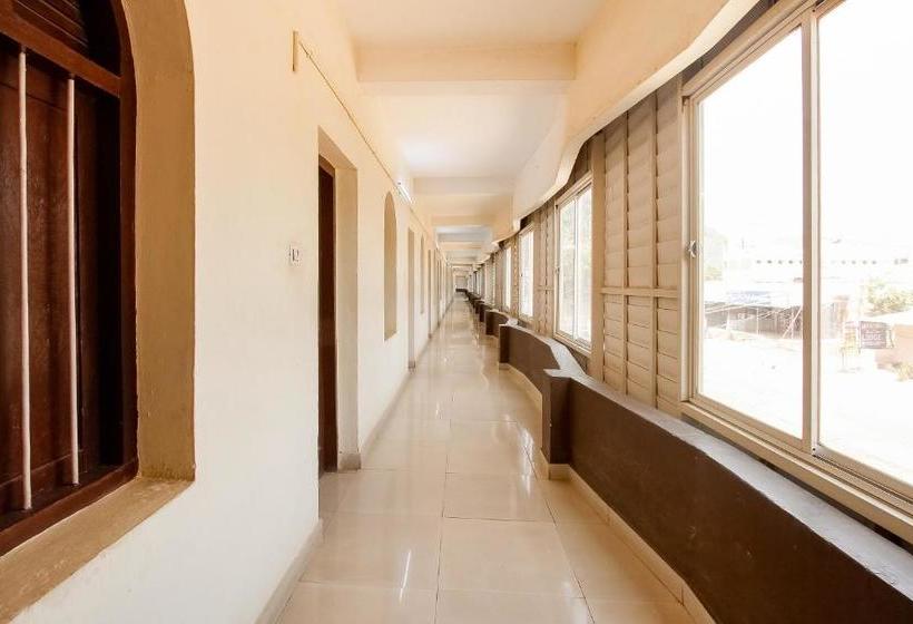 Отель Oyo 71299 Sophia Inn