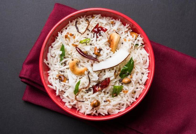 Отель Oyo 71299 Sophia Inn