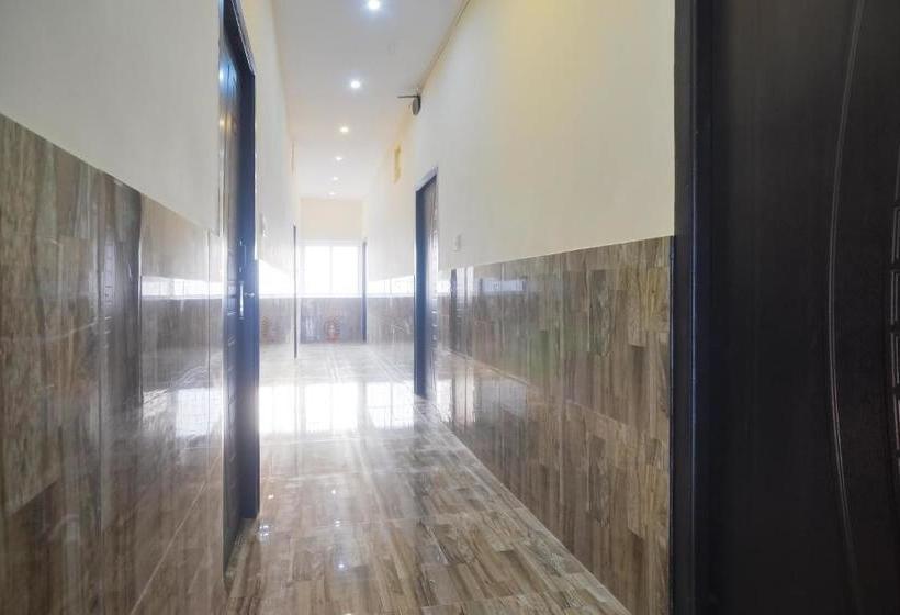 בית מלון כפרי Oyo 72466  Charvi Inn