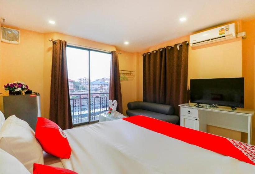 فندق Oyo 952 Ocean Gold Card Ayutthaya