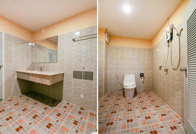 فندق Oyo 952 Ocean Gold Card Ayutthaya