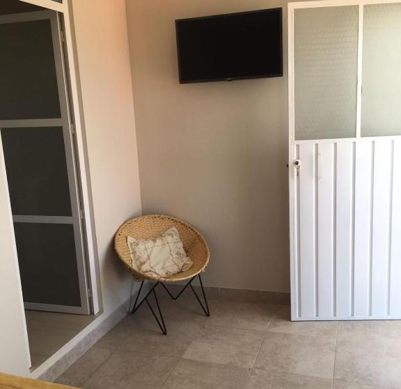 ホテル Tababela Airport B&b