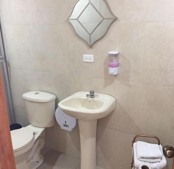 هتل Tababela Airport B&b