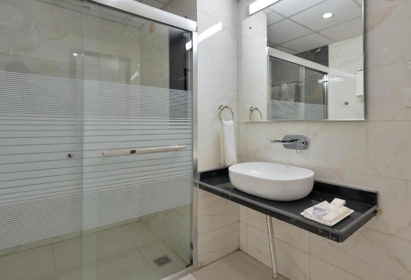 Отель The Grand Kaisar