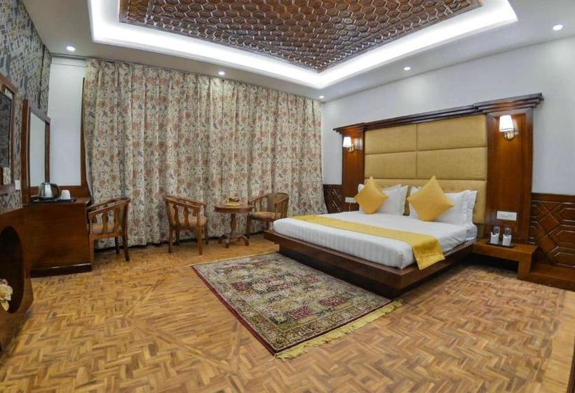 Отель The Grand Kaisar