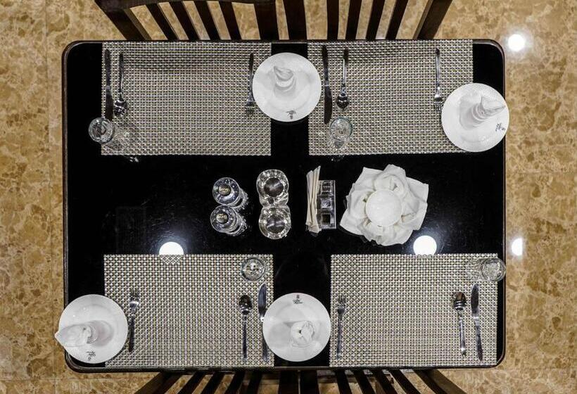 Отель The Grand Kaisar