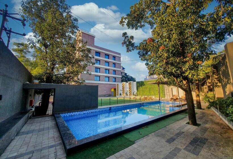 فندق The Orchid Lonavala