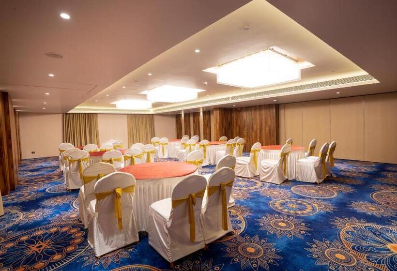 فندق The Orchid Lonavala