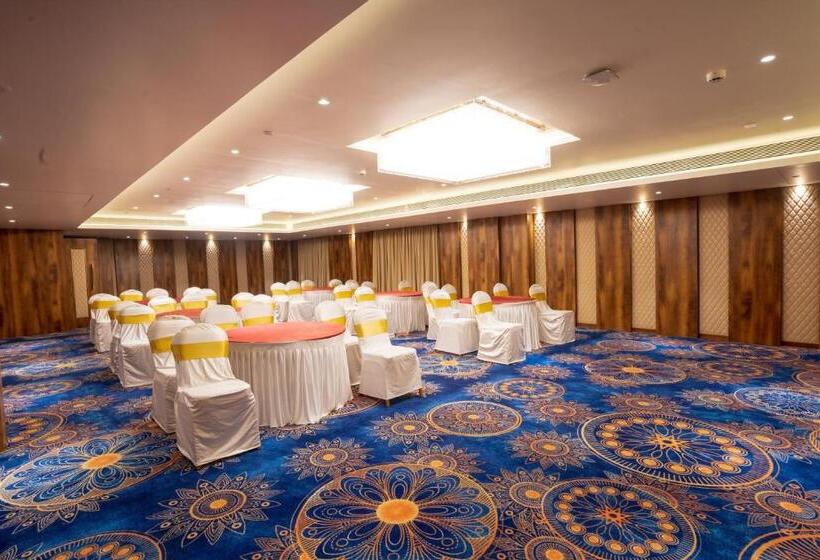 فندق The Orchid Lonavala