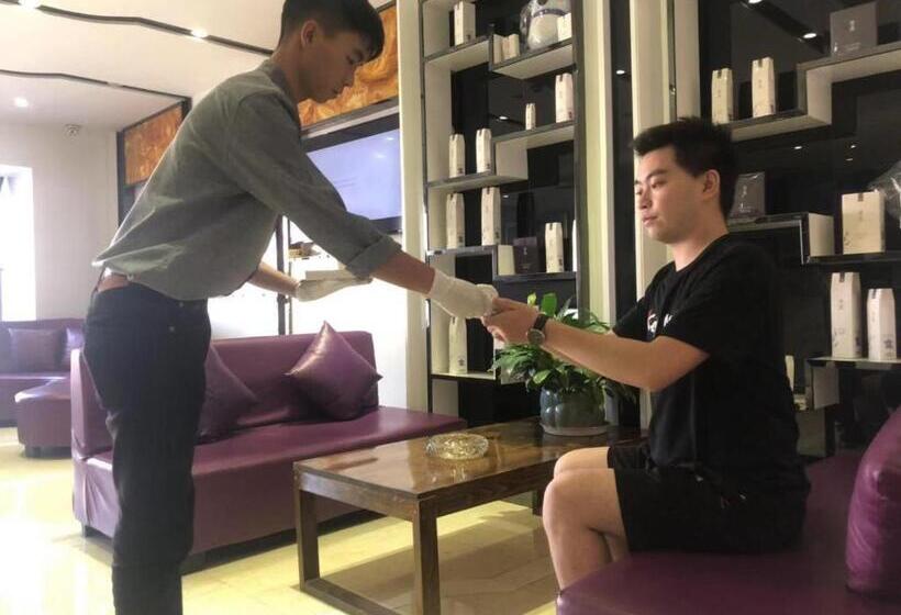 Lavande Hotel Guiyang Flower Orchard Fortune Plaza