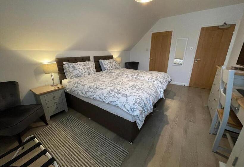 بنسيون Cotswold Hare