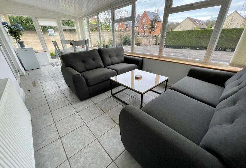 بنسيون Cotswold Hare