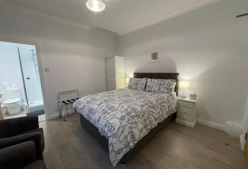 بنسيون Cotswold Hare