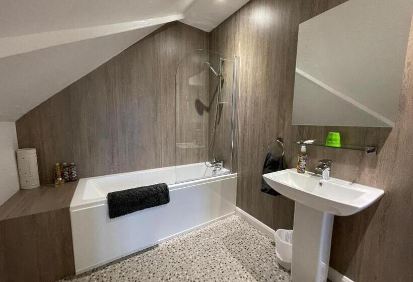 بنسيون Cotswold Hare