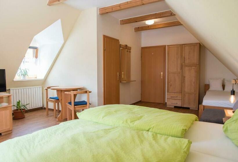펜션 Heurigengasthof Prinz