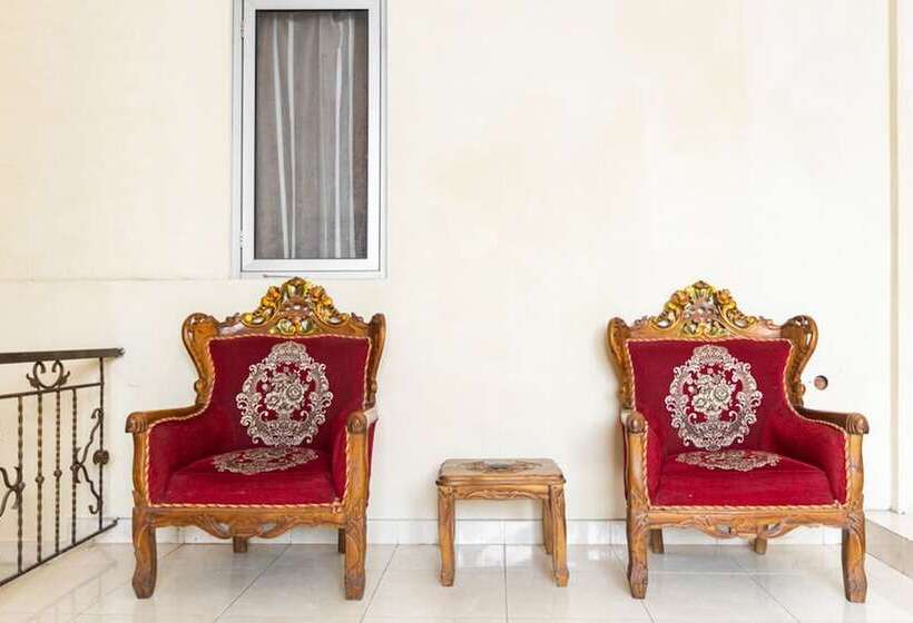 膳宿费 Reddoorz @ Jalan Maengket Manado