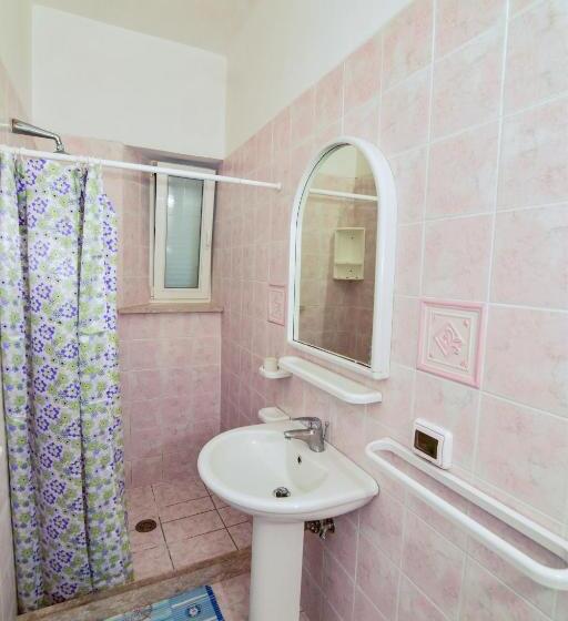 بنسيون Solemareponza Casa Maria