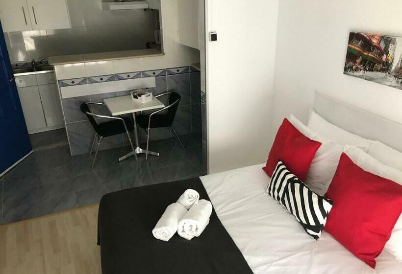 بنسيون West Coast Peniche