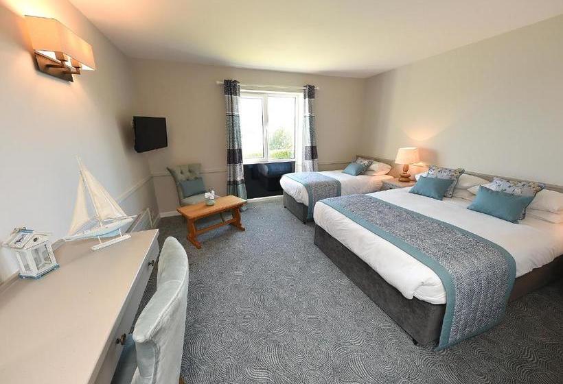 פנסיון Whispering Pines