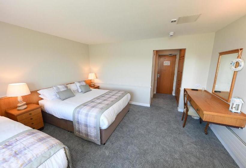 פנסיון Whispering Pines