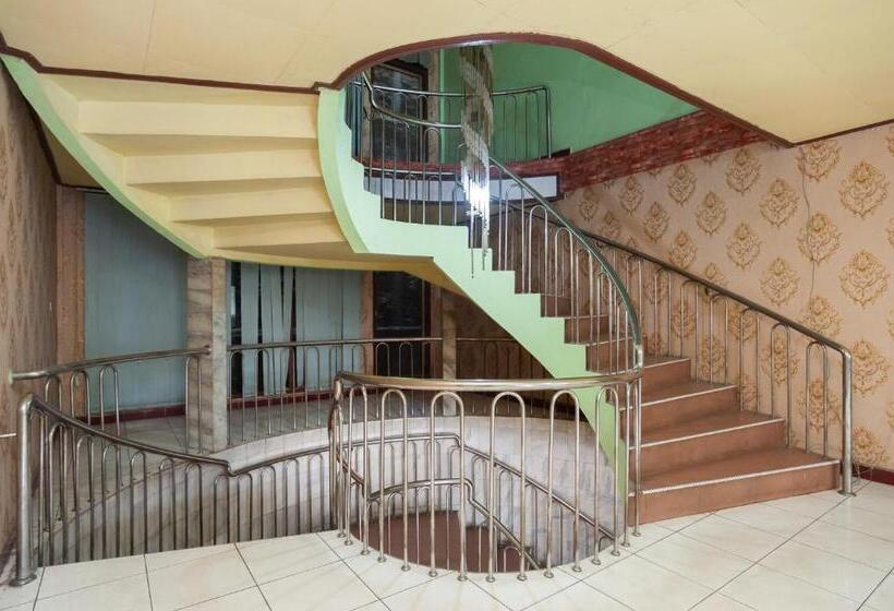 Reddoorz Syariah At Hotel Matahari 2