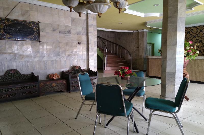 Reddoorz Syariah At Hotel Matahari 2