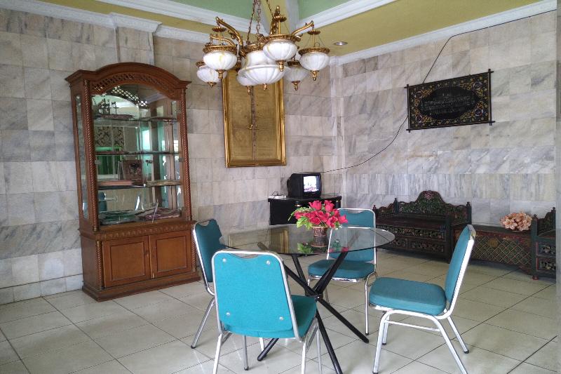 Reddoorz Syariah At Hotel Matahari 2