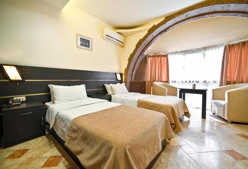 Skyline Hotel Yerevan