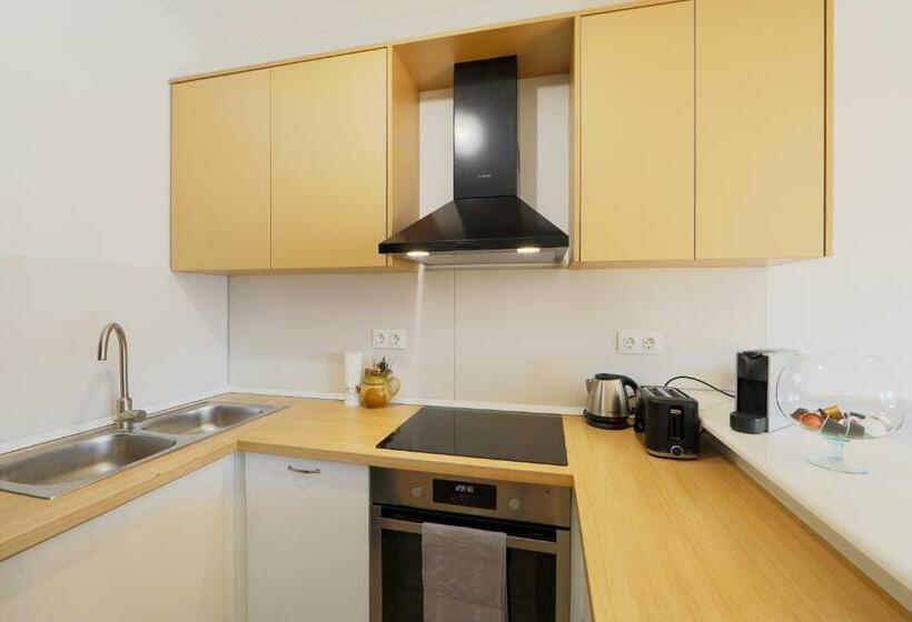 The Bluedeck Wellness Apartment