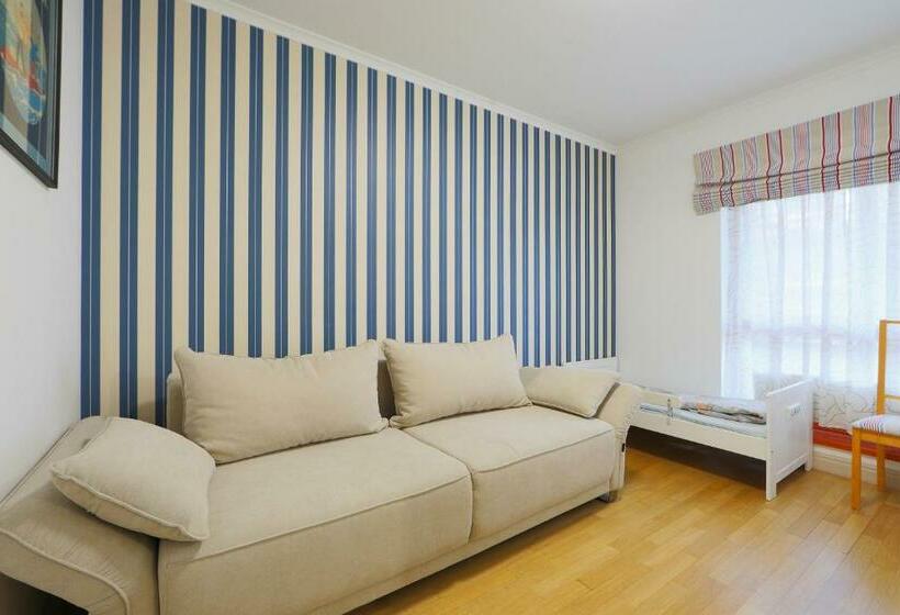 The Bluedeck Wellness Apartment