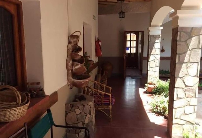 ユースホステル Azul Humahuaca Hostal