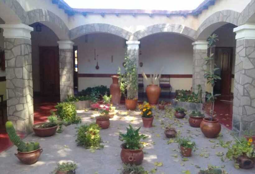 ユースホステル Azul Humahuaca Hostal