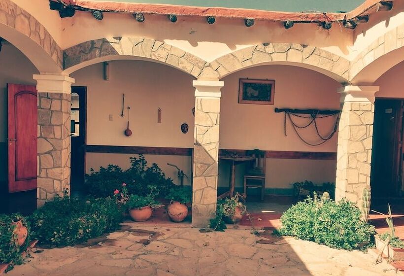 ユースホステル Azul Humahuaca Hostal