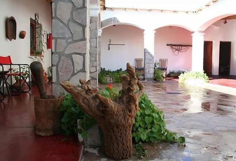 ユースホステル Azul Humahuaca Hostal