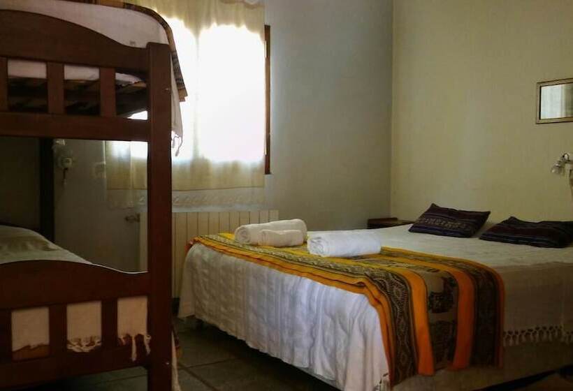 ユースホステル Azul Humahuaca Hostal