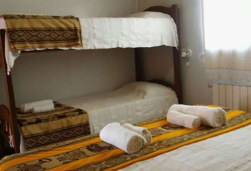 ユースホステル Azul Humahuaca Hostal