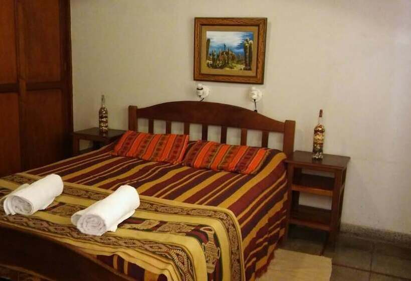 ユースホステル Azul Humahuaca Hostal