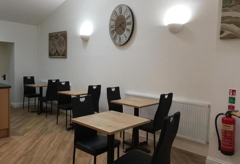 مبيت وإفطار Fir Tree Barn