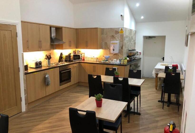 مبيت وإفطار Fir Tree Barn