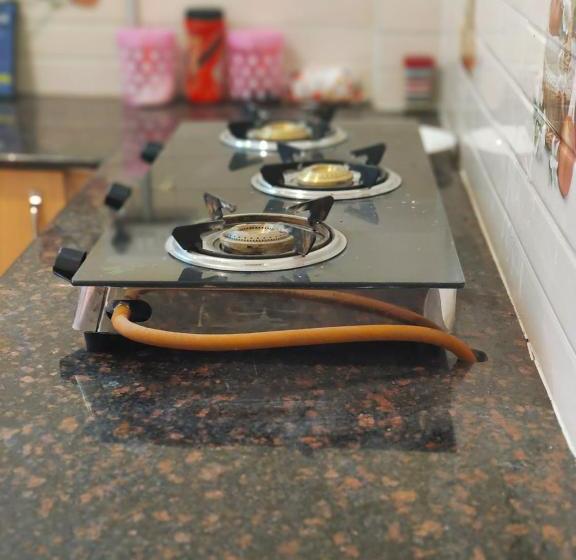 تختخواب و صبحانه Le Charmin