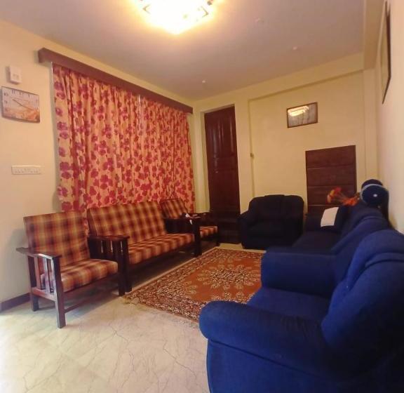 تختخواب و صبحانه Le Charmin