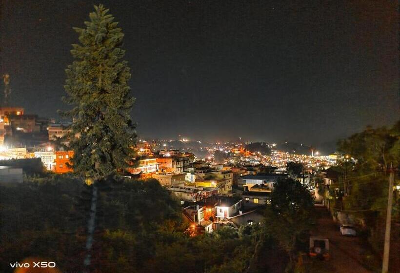 تختخواب و صبحانه Le Charmin