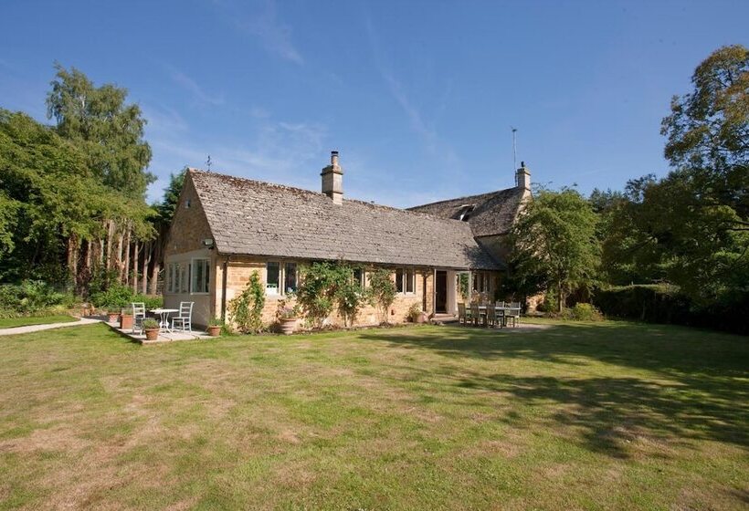 مبيت وإفطار The Old Post Office  Adlestrop