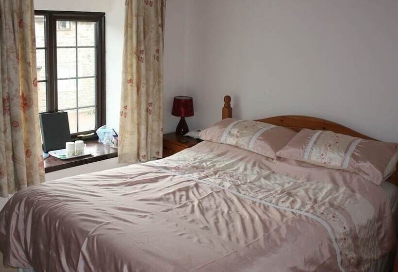 مبيت وإفطار The Old School House