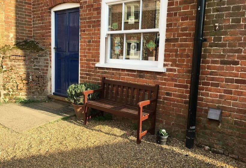 مبيت وإفطار The White Lady