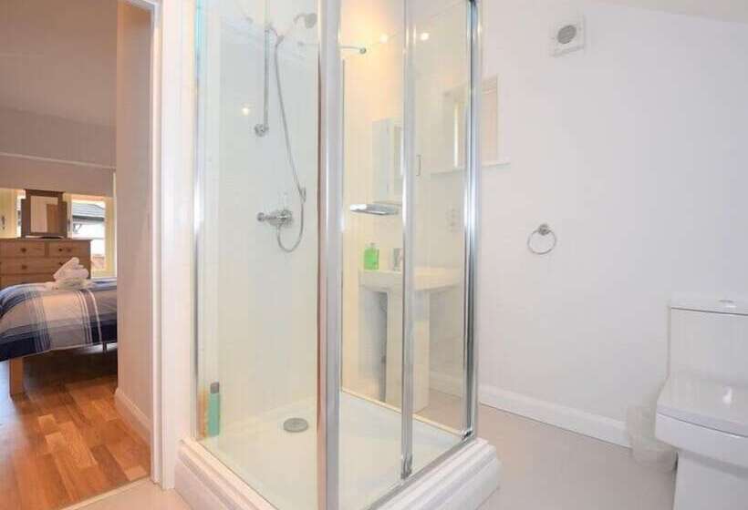 مبيت وإفطار The White Lady