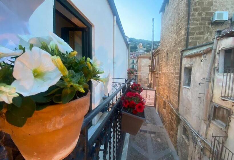 צימר Torre's Camere & Caffè