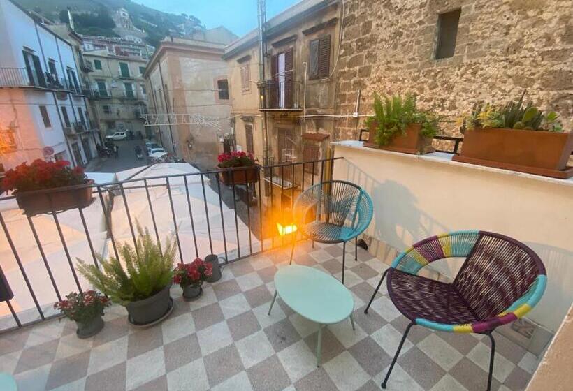 צימר Torre's Camere & Caffè